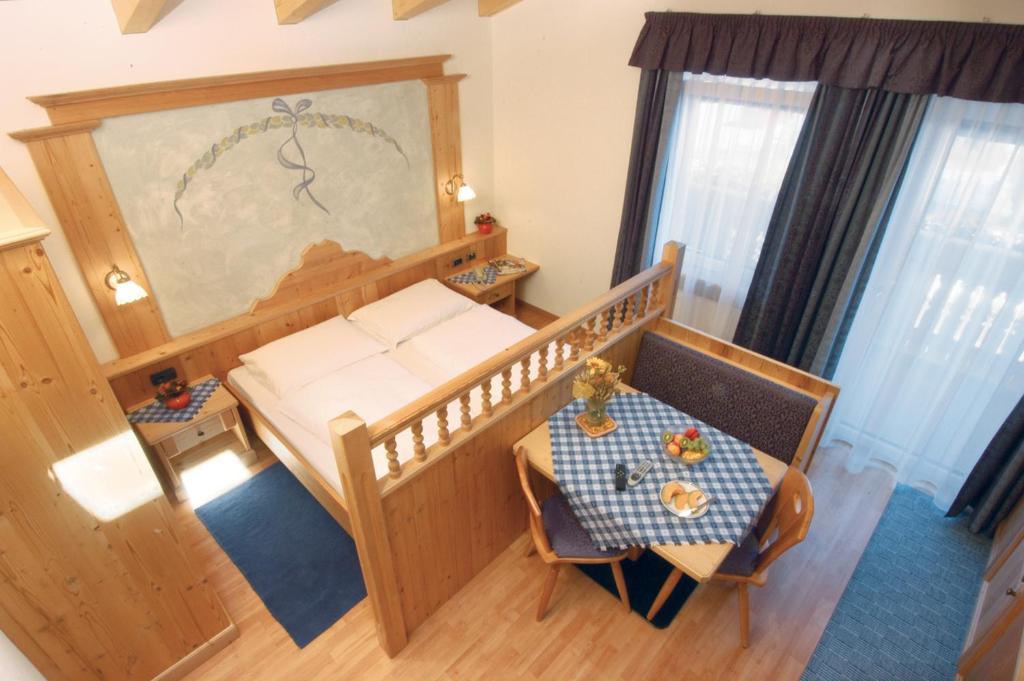 Aparthotel Pizzeria Priska Racines